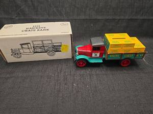 lot 4249 image: 1931 Hawkeye Crate Bank Shrine Circus Die Cast Metal Truck with Box