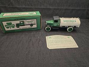lot 4254 image: ERTL Shamrock 1931 Hawkeye Tanker Bank with Certificate