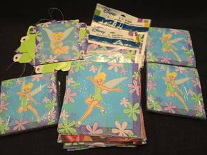 lot 4270 image: Disney Tinker Bell Party Treat Sacks and sign Set