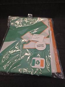 lot 4278 image: Irish Flag with Shamrock Design 3x5 Double Sided Flag