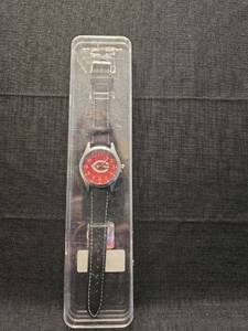 lot 4290 image: Cincinnati Reds MLB Wristwatch with Leather Strap