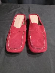 lot 3401 image: Liz Claiborne Red Suede Mules