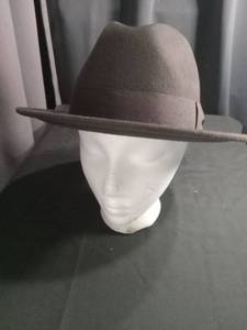 lot 3417 image: Indiana Jones Licensed 100% Wool Fedora Hat