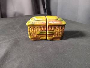 lot 4408 image: San Francisco Ceramic Salt and Pepper Shakers Set