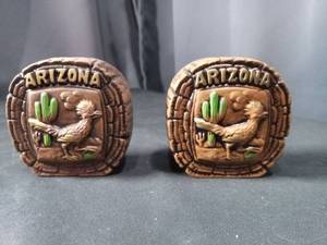 lot 4442 image: Arizona Roadrunner Salt and Pepper Shakers Set