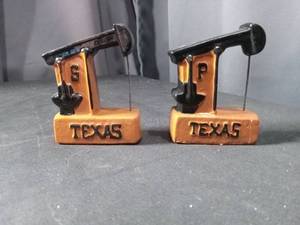 lot 4502 image: Texas Oil Pump Salt and Pepper Shakers