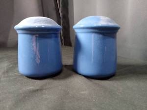 lot 4508 image: Blue Ceramic Salt and Pepper Shaker Set