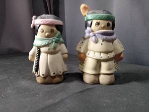 lot 4523 image: Native American Ceramic Figurine Pair salt and pepper shakers