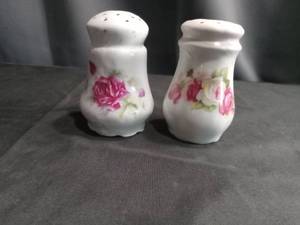 lot 4138 image: Porcelain Salt and Pepper Shakers with Pink Rose Pattern