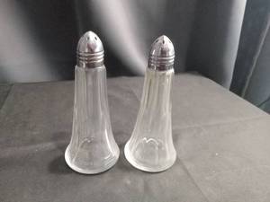 lot 4307 image: Glass Salt and Pepper Shaker Set with Chrome Tops