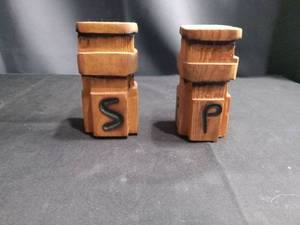 lot 4308 image: Wooden Salt and Pepper Shakers Set