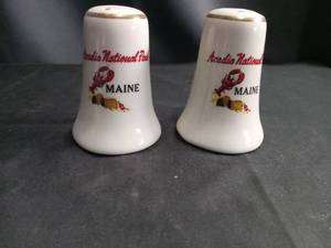 lot 4316 image: Acadia National Park Maine Souvenir Salt and Pepper Shakers