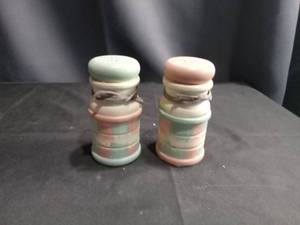 lot 4323 image: Ceramic Salt and Pepper Shakers Set Green Pink Striped