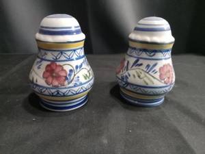 lot 4326 image: Hand Painted Floral Salt and Pepper Shakers Set