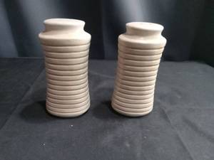 lot 4327 image: Ceramic Salt and Pepper Shakers Set with Ribbed Design