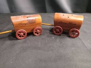 lot 4338 image: Chicago Illinois Wooden Salt and Pepper Shaker Train Set