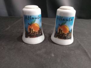 lot 4344 image: Atlanta Ceramic Salt and Pepper Shaker Set