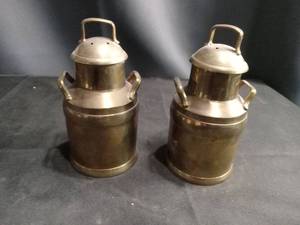 lot 4354 image: Brass Ship Lanterns Maritime salt and pepper shakers