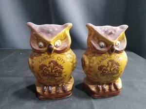 lot 4362 image: Kansas City Owl Salt and Pepper Shakers Set