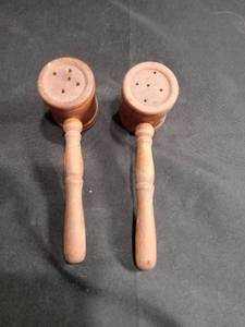 lot 4374 image: Wooden Salt and Pepper Shakers Set