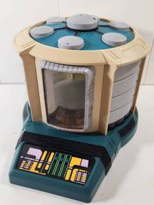 lot 85 image: Playmates Star Trek Enterprise Bridge Playset