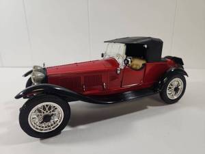 lot 108 image: Alfa Romeo 1920s Classic Sports Car Die-Cast Model Polistil 116 Scale