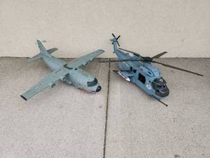 lot 139 image: Helicopter and Transport Plane Big Toys