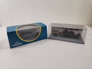 lot 141 image: DeAgostini Diecast Military Vehicle Collection with Display Cases