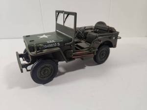 lot 145 image: 118 Willys Jeep Gate