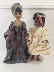 lot 172 image: Cultural Dolls in Traditional Dress Set of Two