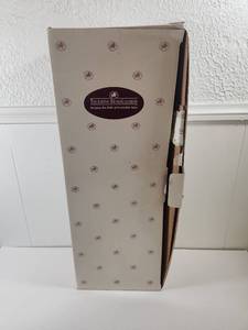 lot 179 image: Ashton Drake Gene Doll White Hyacinth with Certificate