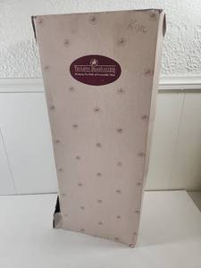 lot 181 image: Ashton Drake Galleries Bettys 1930s Wedding Dress Porcelain Doll