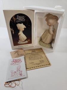 lot 195 image: Precious Moments Autumns Praise Figurine Four Seasons Series with Box and Certificate