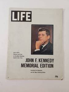 lot 206 image: LIFE Magazine John F Kennedy Memorial Edition
