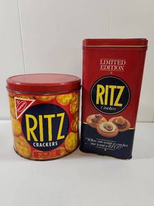 lot 208 image: Ritz Crackers Collectible Tin Container Set