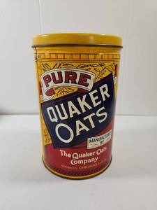 lot 209 image: Quaker Oats Commemorative Tin Container with Recipes