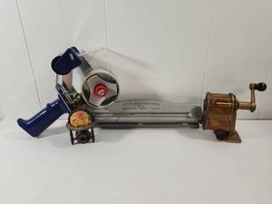 lot 257 image: Mixed Lot of Vintage Office Equipment and Collectibles
