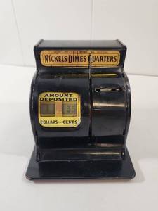 lot 261 image: Vintage Black Metal Coin Bank Cash Register Works