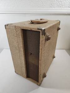 lot 268 image: Newcomb Solid State Portable Record Player