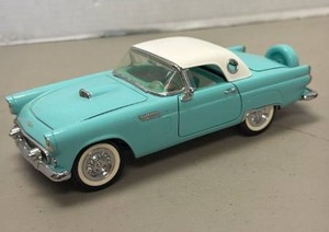 lot 903 image: 1955 Ford Thunderbird Convertible Die-Cast Model Car
