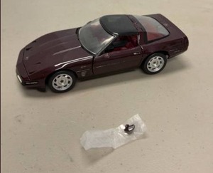 lot 905 image: Chevrolet Corvette Die Cast Model Car