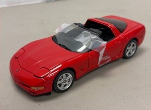 lot 906 image: 1997 Red Chevrolet Corvette Die-Cast Model Car