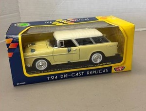 lot 911 image: Motor Max 1955 Chevrolet Bel Air Nomad Die Cast Model