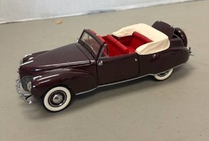 lot 914 image: 1940s Lincoln Continental Convertible Die-cast Model Car