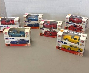 lot 915 image: Bburago 143 Scale Diecast Model Car Collection