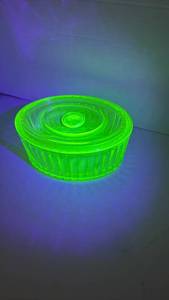 lot 2005 image: Green Uranium Glass Refrigerator Dish with Lid