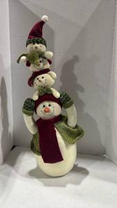 lot 2046 image: Stacked Snowman Family Christmas Decoration 27 inches tall