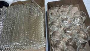 lot 2055 image: Hazel-Atlas sip n smoke snack set of 10 with 1 extra plate