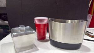 lot 2063 image: Bathroom organizer and container