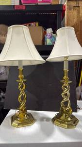 lot 2069 image: Table lamps 26 inches tall